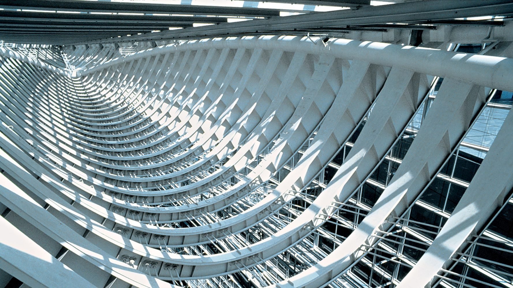 🏛️ 도쿄 국제 포럼 이미지 1